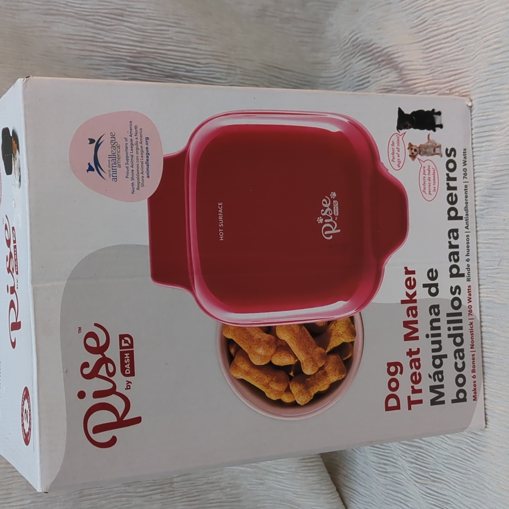 Dog Treat Maker, NIB. Maquina De Bocadillos Para Perro